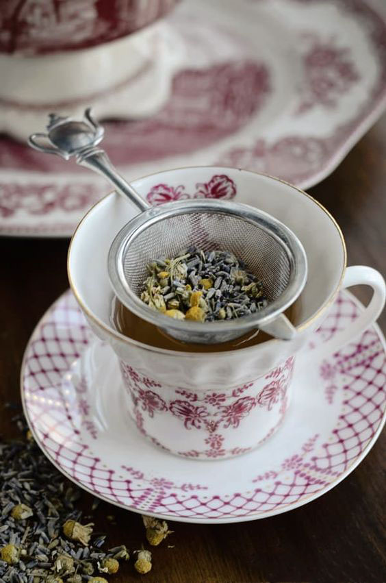 pha trà hoa oải hương