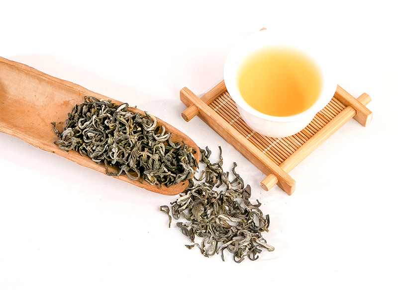 Uống trà gì vào mùa hè nóng nực? Hạ chí uống trà gì thì tốt? Trà đen hay trà xanh?